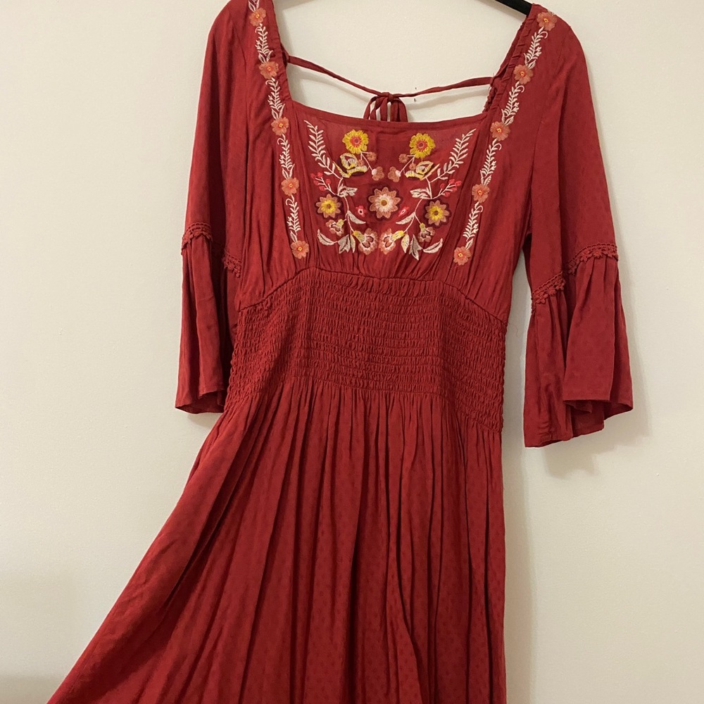 Embroidered Red Dress with ruched waist - Picture 7 of 12